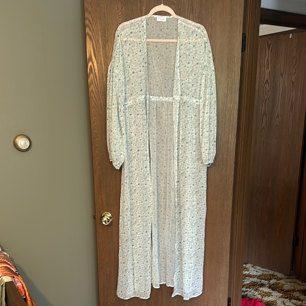 Pink Lily Light Blue Floral Kimono